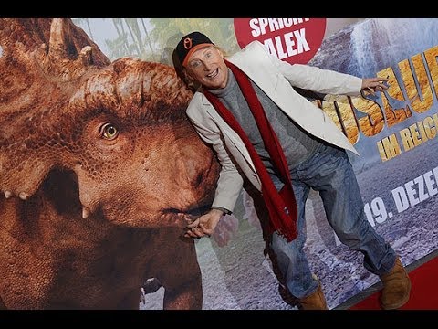 Otto Waalkes @ Premiere "Dinosaurier 3D - Im Reich der Giganten" im Cinemaxx, München am 08.12.2013