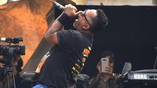 Download lagu TRISON (ex-EDANE Vocal) - Kau Pikir Kaulah Segalanya [Live] @ MUSIK UNTUK REPUBLIK Festival 2019 mp3