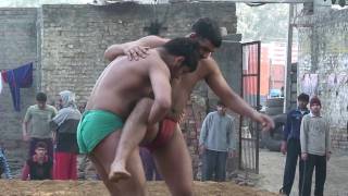 preview picture of video 'Kushti Wrestling Training at Chand Roop Akhara'
