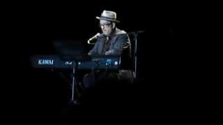 Elvis Costello solo - Shot with his Own Gun - Live! Storrs, CT, November 21, 2013