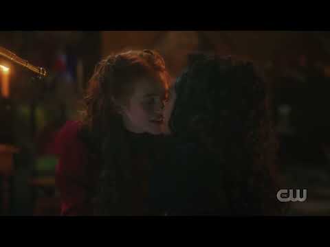 Riverdale 6x04 / Kiss Scenes — Abigail and Thomasina (Madelaine Petsch and Vanessa Morgan)