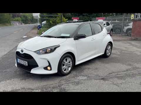2023 232 Toyota Yaris Luna 1.5 Petrol Hybrid - Image 2