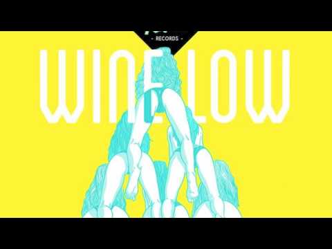 Johnny Roxx ft. Esco Da Shocker - Wine Low