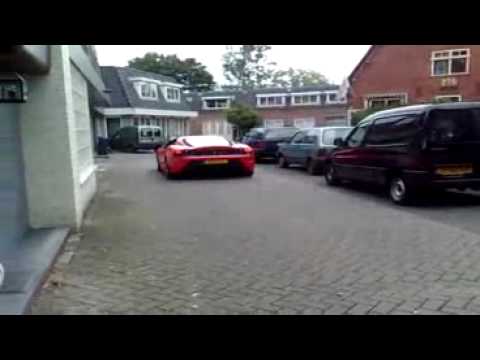 Ferrari F430 Scuderia FLATOUT in the city.avi