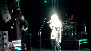 TOYAH (2/4) - Demolition Men (London, 05-11-2011)