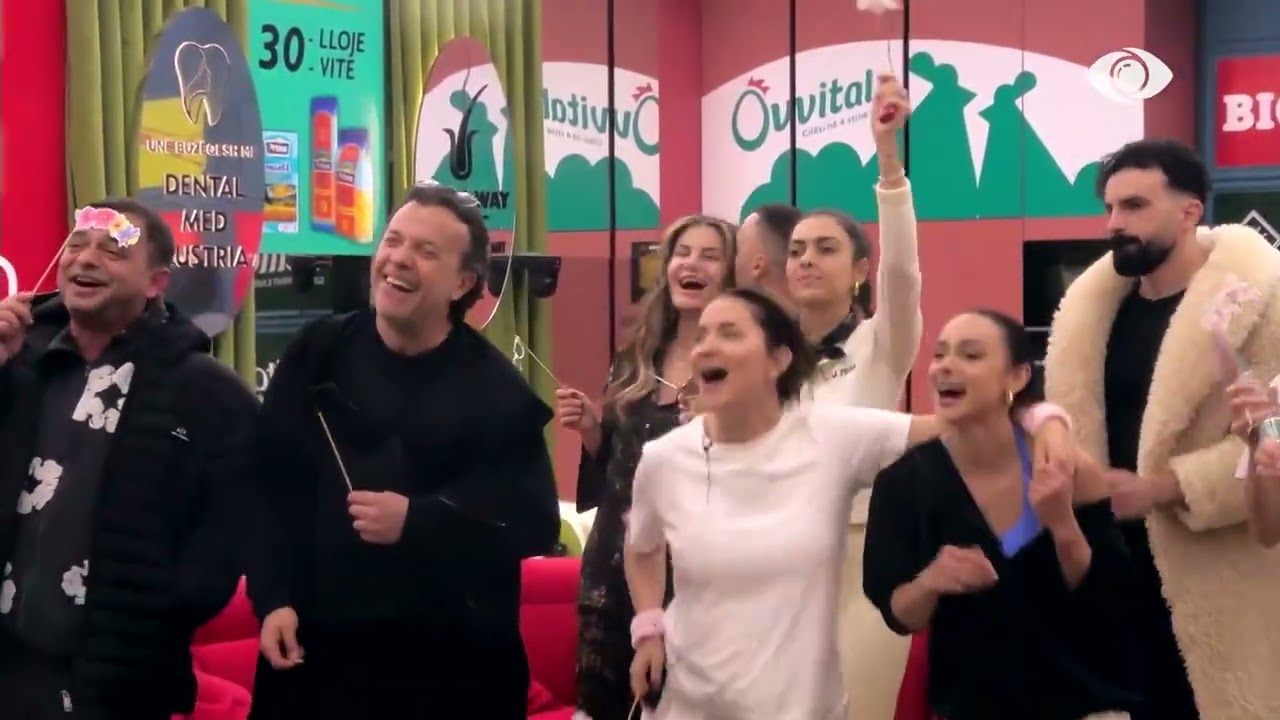 “O erdhi bilbili…”/ Vijon sfida e karaokes, banorët këndojnë dhe kërcejnë