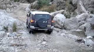 preview picture of video 'Driving through Oman. Toyota FJ Cruiser'