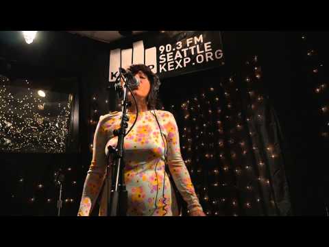 Elastic Bond - In Your Eyes (Live on KEXP)