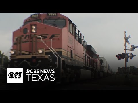Longer freight trains increasingly costing Texans their time and safety