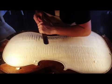 Master Dinçay Gülenç ~ Carving the top plate of cello