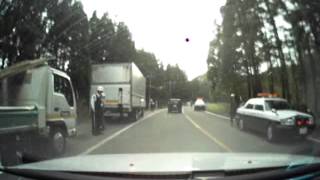 preview picture of video 'mid-sized MPV and Truck Collide Head-on'