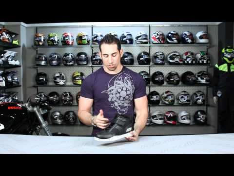 Speed & Strength Run with Bulls Shoes Review at RevZilla.com