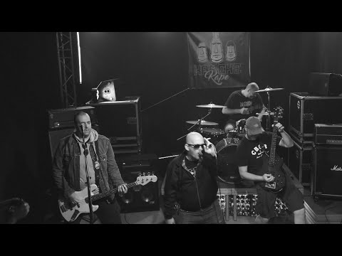 KAMENE  KARE - SEĆANJA (TROSTRUKI PRELOM)