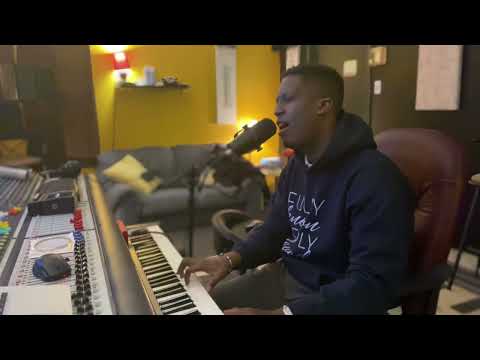 Araje Umwami, Imana yacu ntihinduka (Clark Kaze)