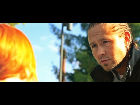 Mansesteri feat. Sarkastinen - Älä puhu avaruutta