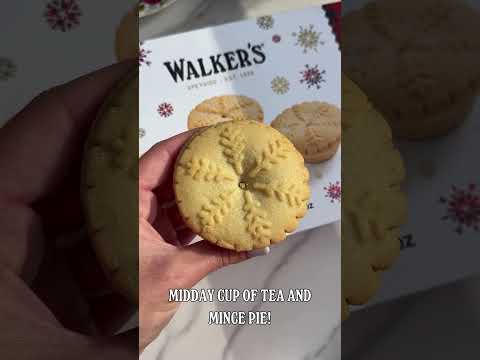 A perfect midday pick-me-up: a warm cup of tea and Mince Pie!