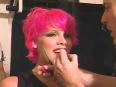 P!nk, Xtina, Mya and Lil' Kim - Behind the scenes (Lady Marmalade)