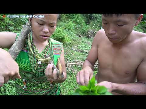 Amazing Fishing: Primitive Skills Fishing Catch Big Fish At River - Survival Skills Find Fish