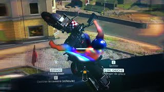 une moto et un quad top prison.. je vous laisse voir 🤡