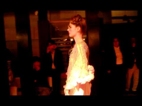 Desfile de moda em Paris Miki