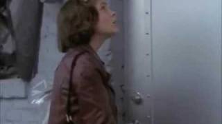 Extrait VF : Phoebe Halliwell a une pr�monition importante.