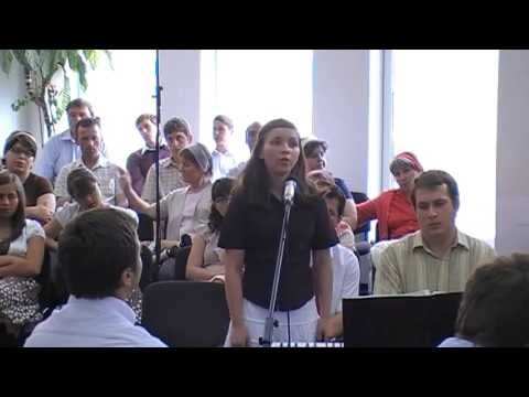 Corul B.B. la Satu-Mare 5 iunie 2011...Cantare solo- Nico Bogosel