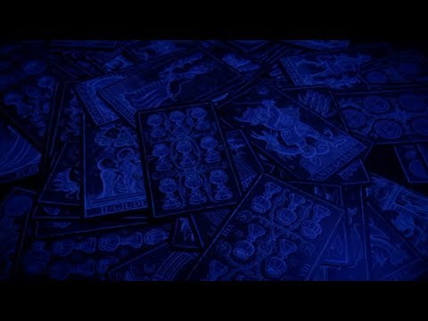 Trionfi Della Luna Tarot Unboxing + Blacklight