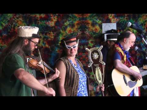 Ray Troll, Russell Wodehouse and the Ratfish Wranglers play "Trilobites"  Salmonfest 2015