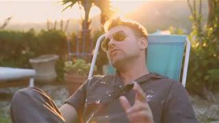 Kenneth Aaron Harris do Panic! At The Disco lança clipe do projeto solo