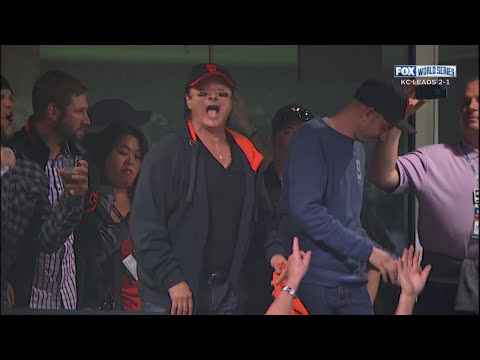 Steve Perry Sings "Lights" at 2014 World Series Game 4 HD
