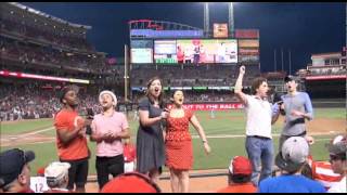 preview picture of video 'The Second City Cast Visits the Reds'