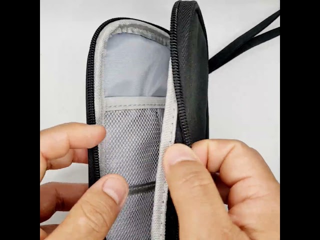 Vídeo relacionado con SIMTOP Bolsa Organizadora para Cables de Carga USB, Tarjetas SD y Accesorios - Almacenamiento para Portátiles y Viajes, Trabajo, Verde