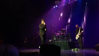 Download lagu Hopelessly mp3 Download lagu Hopelessly mp3