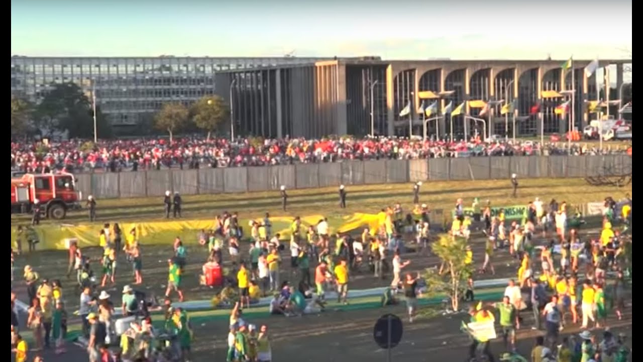 Documentário: O muro - processo de impeachment da presidente Dilma Rousseff