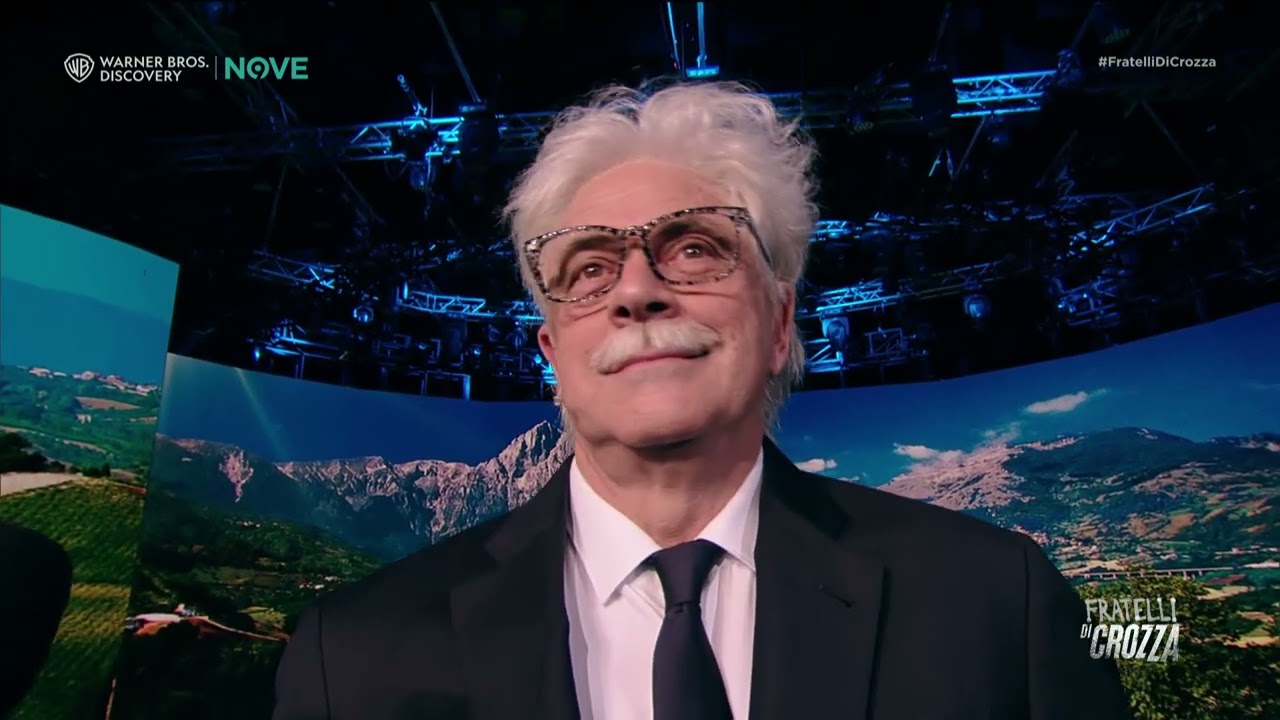 Crozza Razzi: "La famiglia è sacra, se la gioca con gli arrosticini" | Fratelli di Crozza
