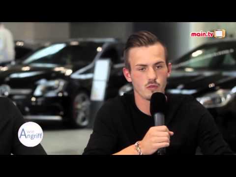 A wie Angriff mit Viktoria Aschaffenburgs Torwart Stefan Steigerwald und Pokalheld Johannes Gerhart