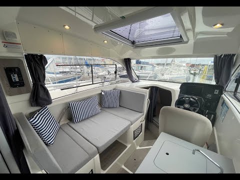 Quicksilver 755 Weekend Inside