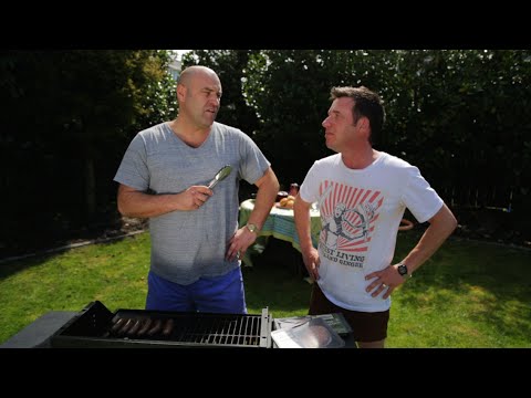 滑稽な最も紛らわしいサマータイムの説明は、これまでで最も混乱している (Hilarious most confusing explanation of daylight savings ever!)