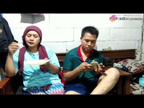 komedi-teluknaga-makan-buah-biar-cantik-kaya-monyet