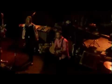 Calexico w/ Anna Ternheim - Waiting For The Miracle (Leonard Cohen cover) - live in NYC