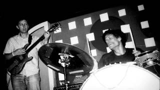 Deerhoof - This Magnificent Bird Will Rise (live)