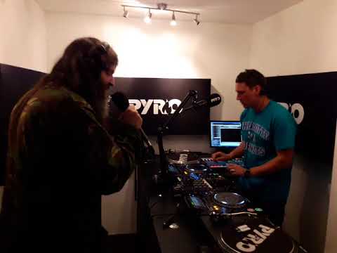 Pat Fulgoni singing LIVE on Pyro FM - (Camo & Krooked vs Teddy Killerz vs Nutone) with DJ Code