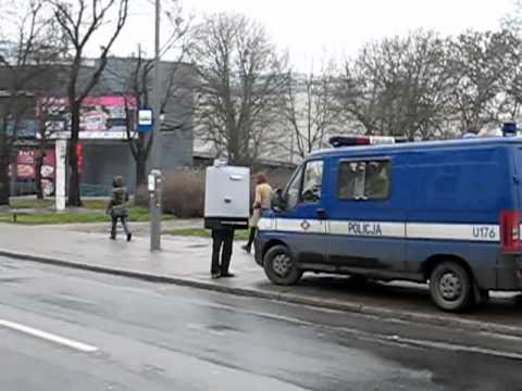 Policja i przebrany fotoradar.