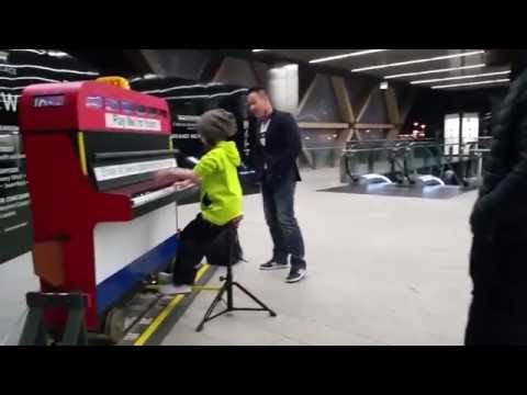 Play Me I´m Yours! Canary Wharf Street Piano