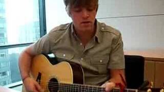 Dave Barnes sings for Seventeen