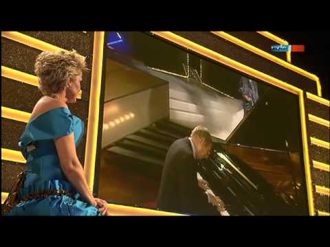 Inka Bause singt 'Glück' mit Helga Hahnemann im Duett | Die Goldene Henne 2012 | MDR | RBB | ARD