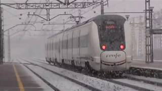 preview picture of video 'Trenes en Villarrobledo (2ª parte) Nieve, sorpresas y retrasos 251, 269, 449, takargo, Talgo...'