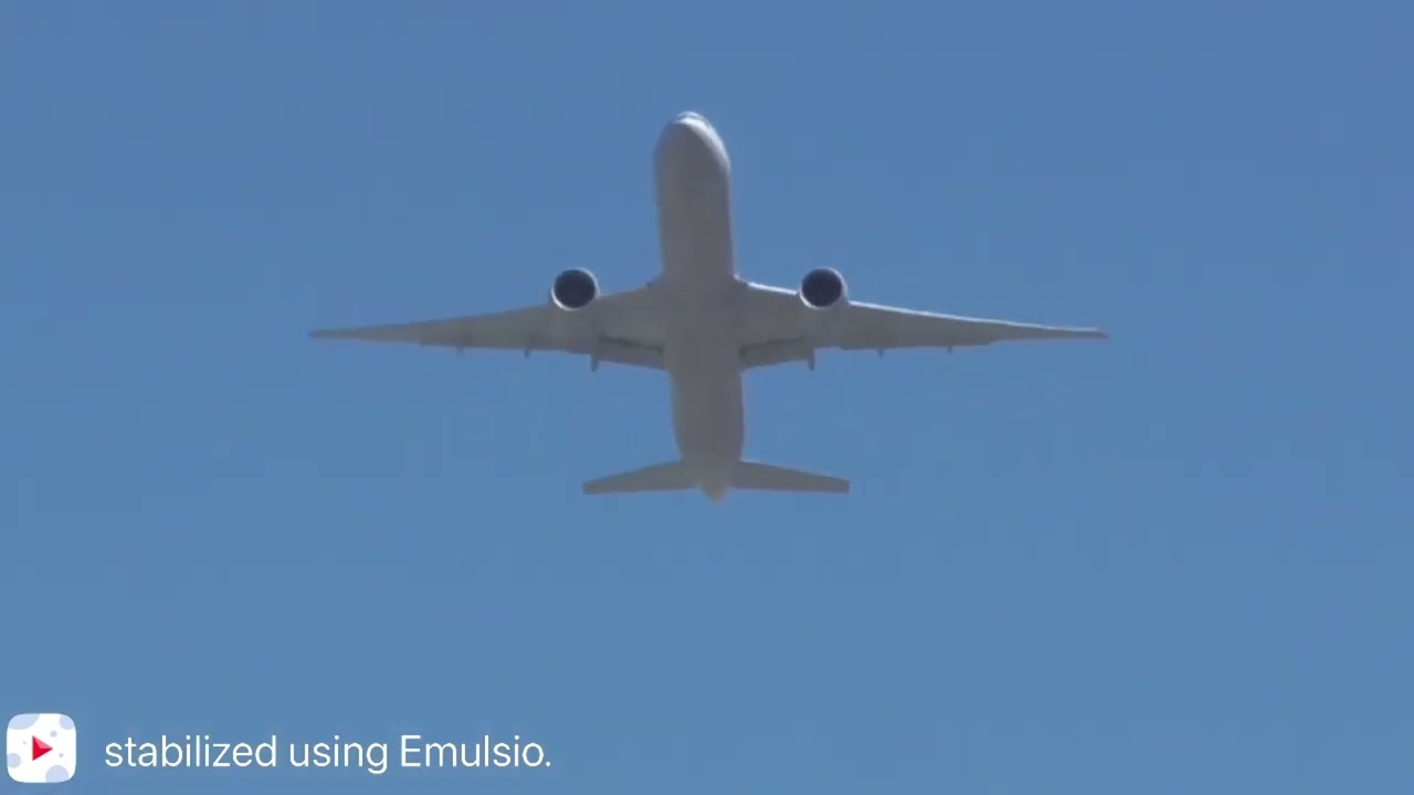 United Airlines Boeing 777-322(ER) N2331U @ SFO [08.13.2022]