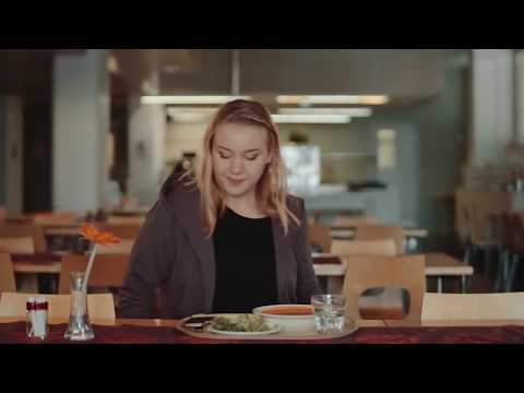 Jag blev mobbad och skadade mig själv - terapi och att prata har hjälpt mig