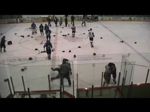 Weyburn Encana Wings VS Melville Millionaires Fight 2006 Midget